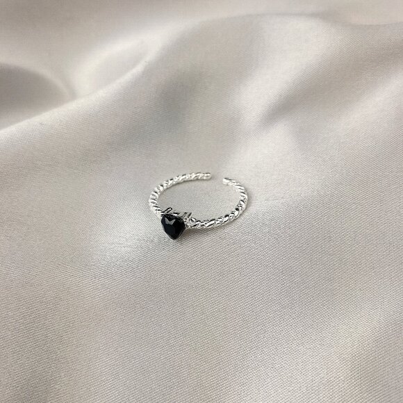 Dark Hearts Ring - Picture 2 of 4